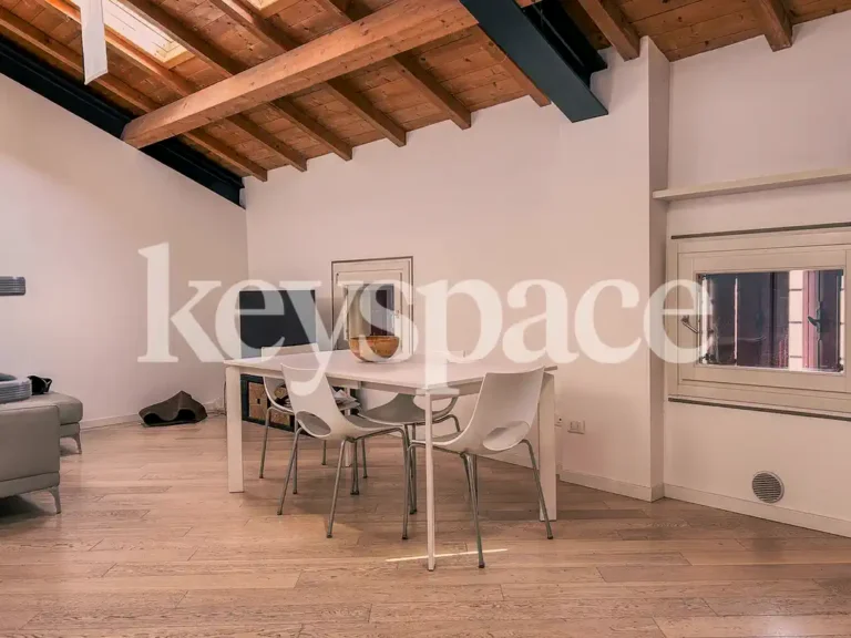 Mansarda – Condominio Piazzetta Palladio – Centro Montecchio Maggiore – Keyspace – Agenzia immobiliare a Vicenza e provincia Mansarda – Condominio Piazzetta Palladio – Centro Montecchio Maggiore – Agenzia immobiliare a Vicenza e provincia | Keyspace