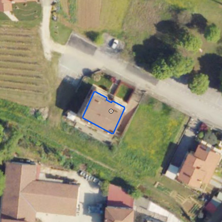 Appartamento piano terra con giardino e garage doppio vista dall'alto: ortofoto con il confine della proprietà
