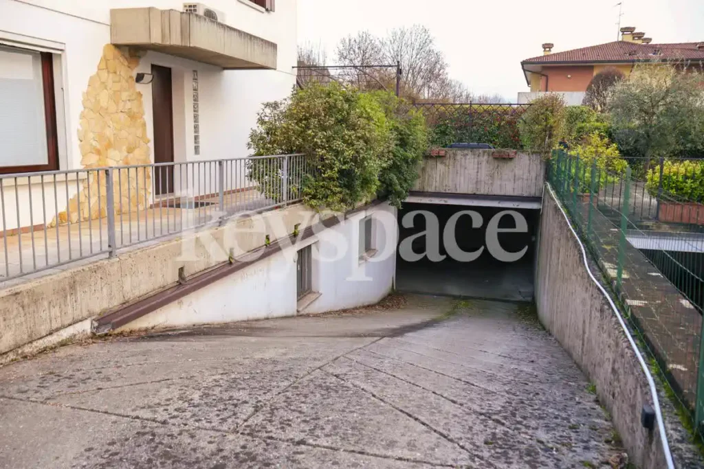 Villino con giardino privato, garage e 3 camere – Agenzia immobiliare a Vicenza e provincia | Keyspace