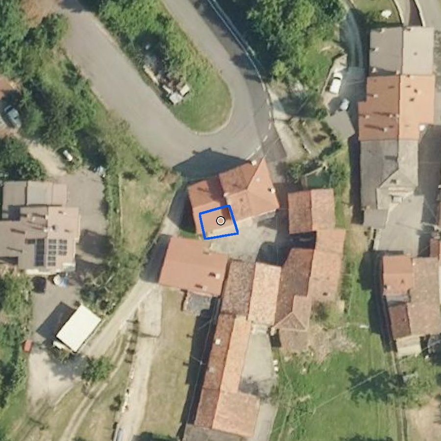 Casa di corte da ristrutturare con terreno a Castelvecchio vista dall'alto: ortofoto con il confine della proprietà