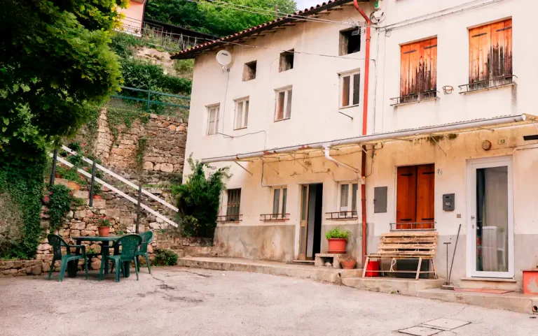 Appartamento al piano terra con cantina e fienile