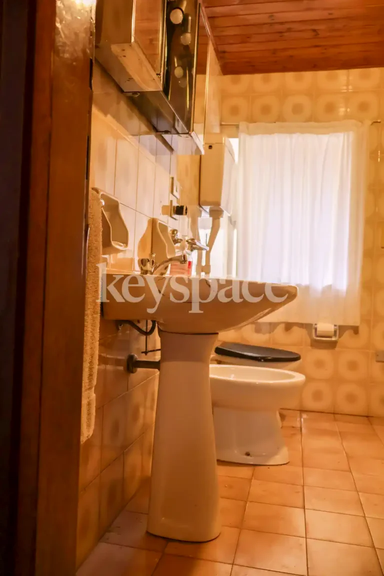 Casa di corte da ristrutturare con terreno a Castelvecchio – Keyspace – Agenzia immobiliare a Vicenza e provincia Casa di corte da ristrutturare con terreno a Castelvecchio – Agenzia immobiliare a Vicenza e provincia | Keyspace