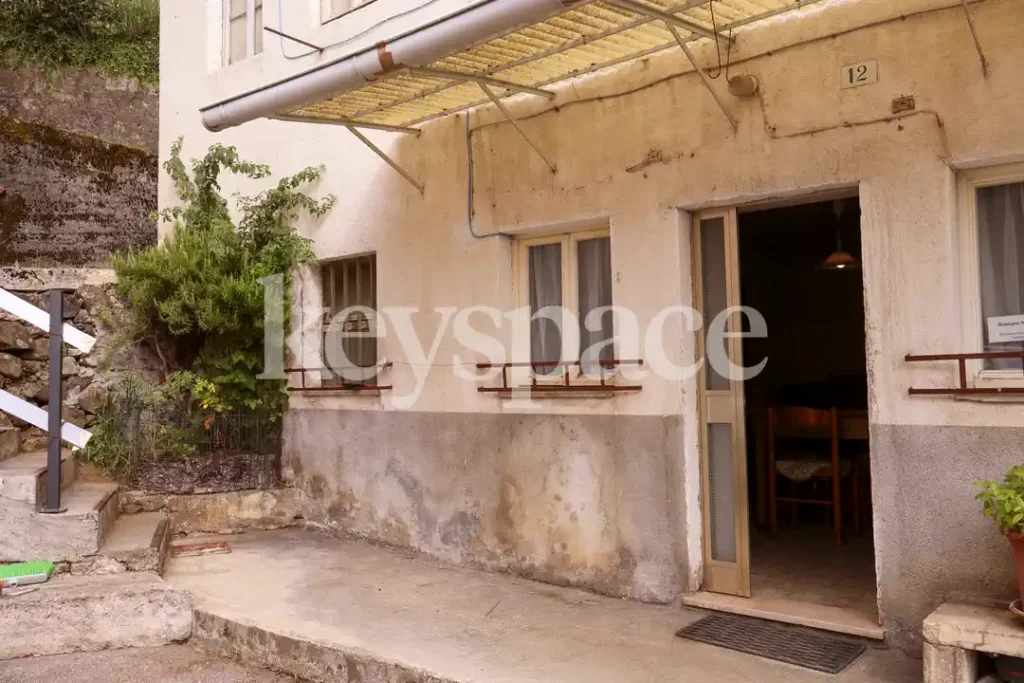 Casa di corte da ristrutturare con terreno a Castelvecchio – Keyspace – Agenzia immobiliare a Vicenza e provincia Casa di corte da ristrutturare con terreno a Castelvecchio – Agenzia immobiliare a Vicenza e provincia | Keyspace