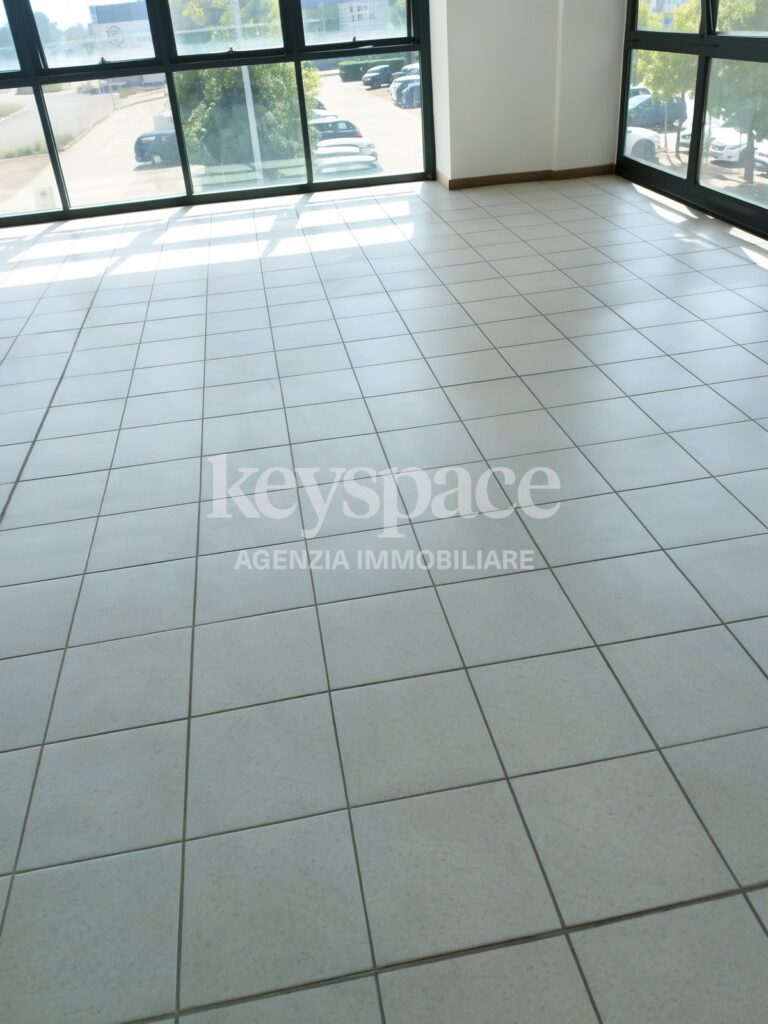 Negozio di 118 m² al piano primo in classe B – foto 14