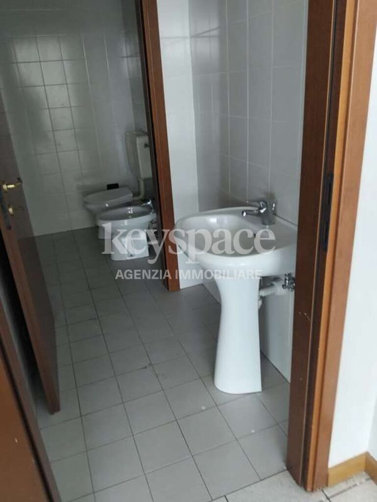 Negozio di 118 m² al piano primo in classe B – foto 15