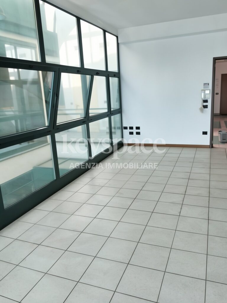 Negozio di 118 m² al piano primo in classe B – foto 7